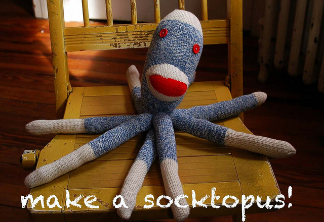 11-7-diy-adorable-sock-toys