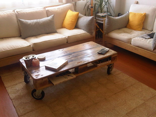 2-5-diy-wooden-pallet-coffee-tables