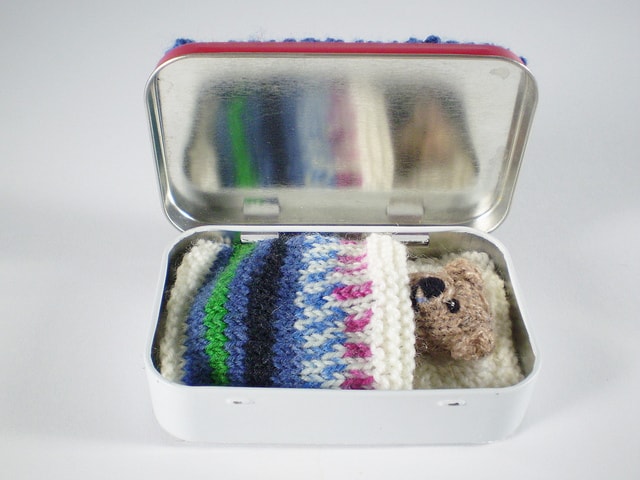 7 Adorable Free Toy Knitting Patterns- ted in tin