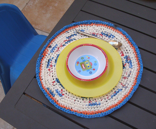 5 Household Items Made From Plastic Bags DIY Thought