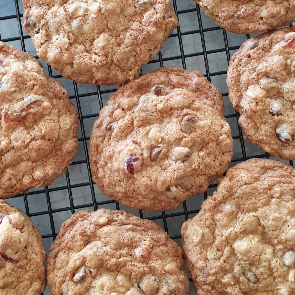 Cherry & Chocolate Oat Cookies diy Thought