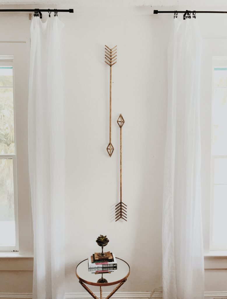 Frugal Ways to Refresh & Restyle Your Living Room