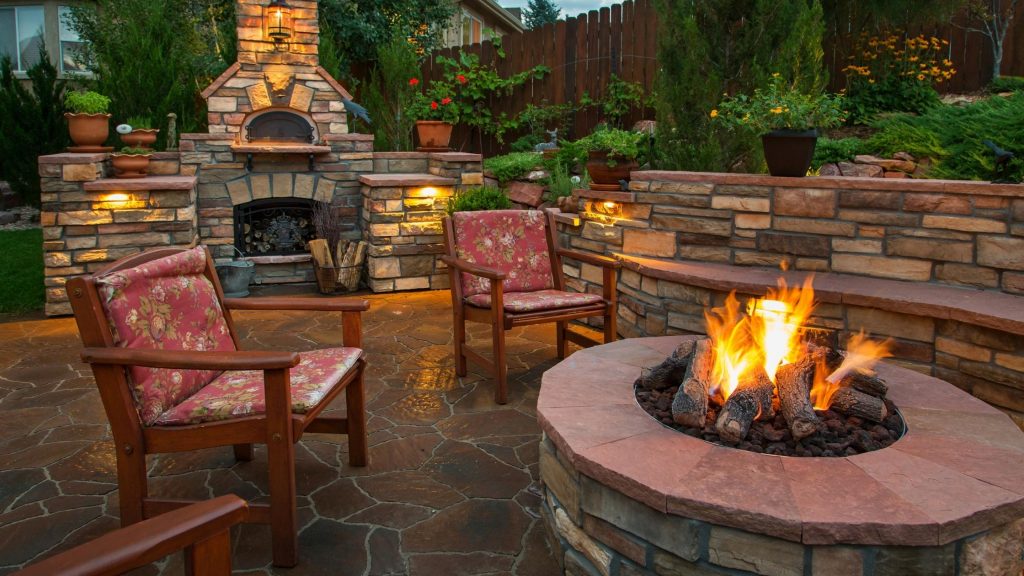 How to Decorate Your Garden for Each Season