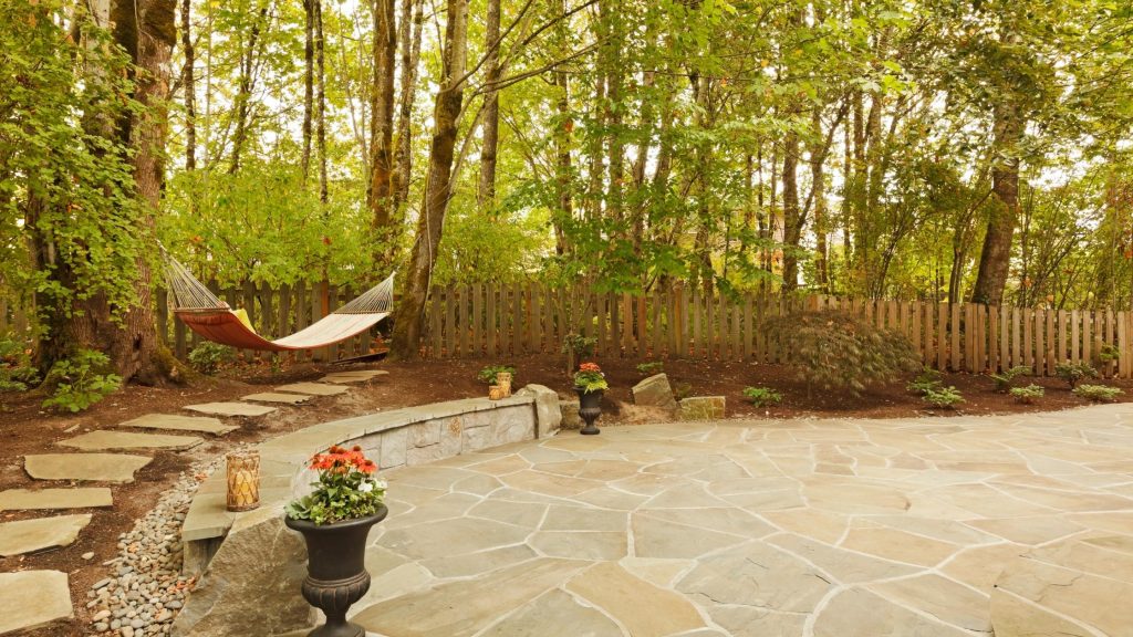 5 Patio Surface Alternatives- flagstone